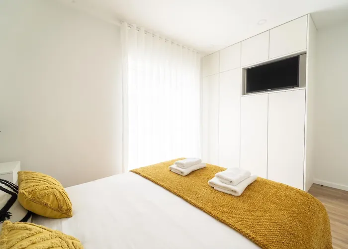 Forum Ii By House And People